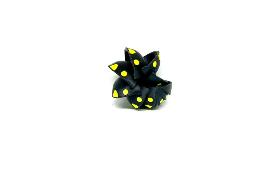Izopod Armadillidium gestroi - zwijana figurka i brelok z druku 3D